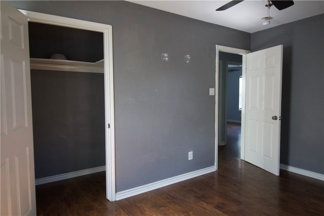 702 Jefferson St, Alice, TX 78332