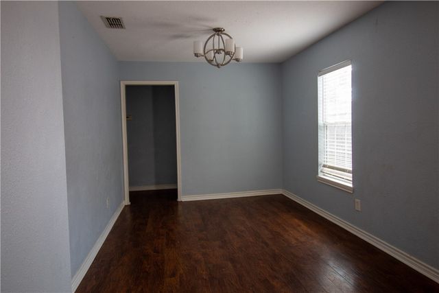 702 Jefferson St, Alice, TX 78332