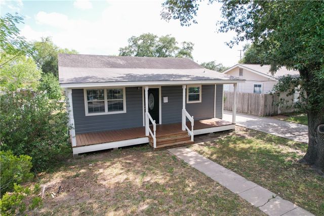 702 Jefferson St, Alice, TX 78332