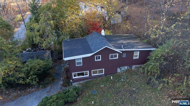 18 Decker Pond Road, Sussex, NJ 07461