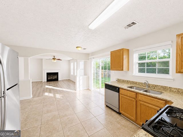 3135 Revere Circle, Snellville, GA 30039