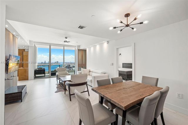 900 Biscayne Blvd 4202, Miami, FL 33132