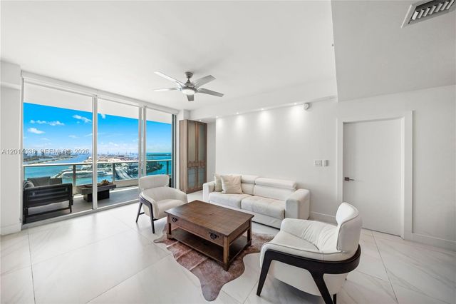 900 Biscayne Blvd 4202, Miami, FL 33132
