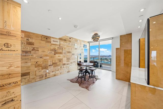 900 Biscayne Blvd 4202, Miami, FL 33132