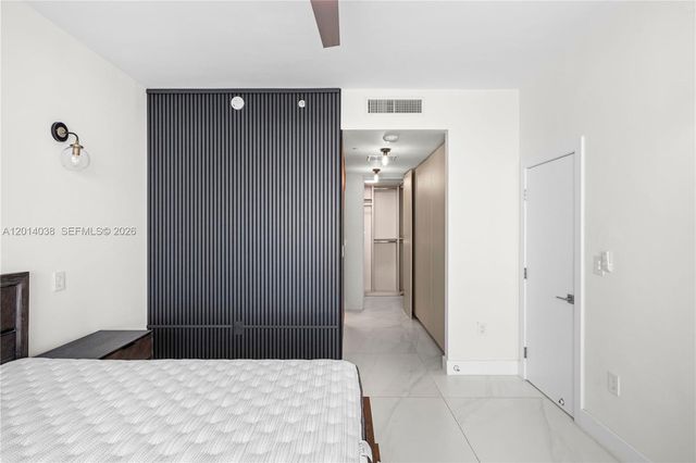 900 Biscayne Blvd 4202, Miami, FL 33132