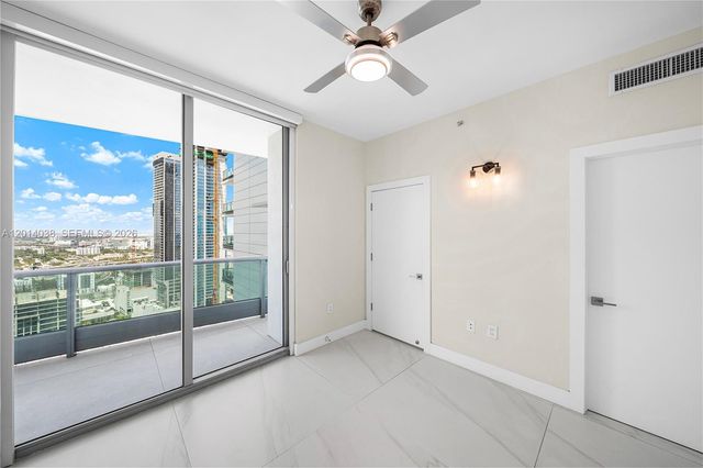900 Biscayne Blvd 4202, Miami, FL 33132