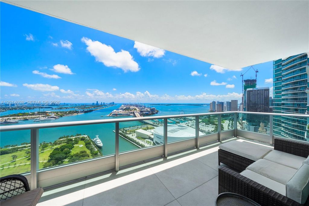 900 Biscayne Blvd 4202, Miami, FL 33132