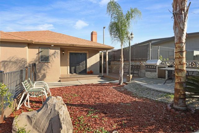 218 N Lincoln Ave, Manteca, CA 95336