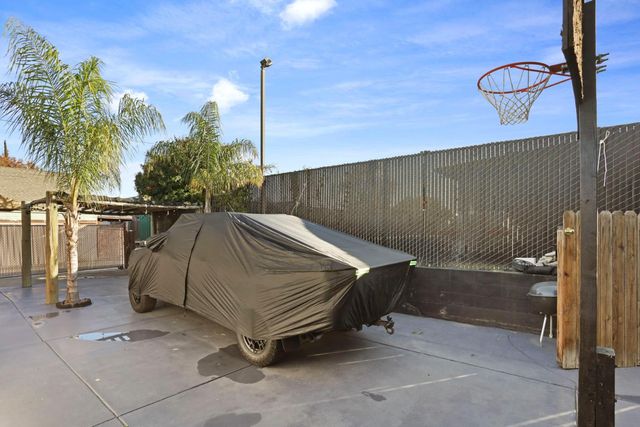 218 N Lincoln Ave, Manteca, CA 95336