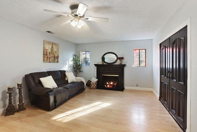 218 N Lincoln Ave, Manteca, CA 95336