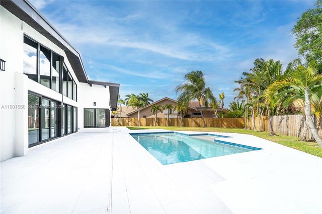 842 W Coco Plum Circle, Plantation, FL 33324