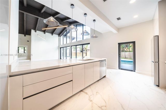 842 W Coco Plum Circle, Plantation, FL 33324