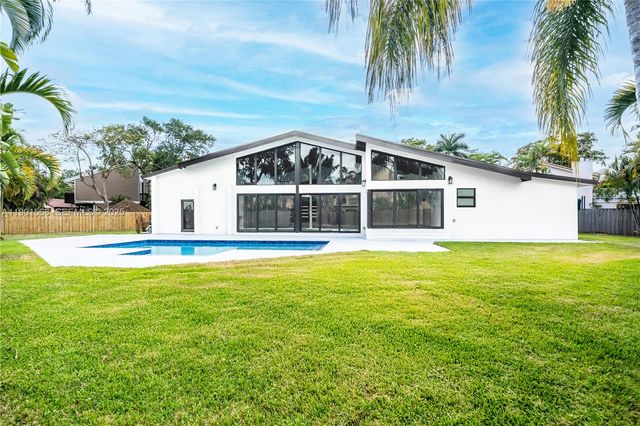 842 W Coco Plum Circle, Plantation, FL 33324