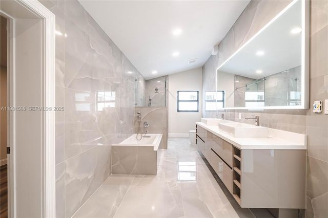 842 W Coco Plum Circle, Plantation, FL 33324