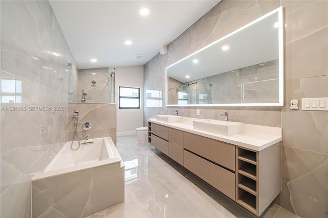 842 W Coco Plum Circle, Plantation, FL 33324