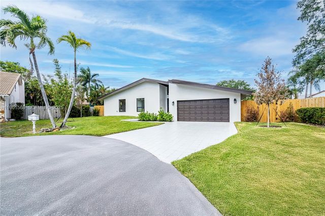 842 W Coco Plum Circle, Plantation, FL 33324