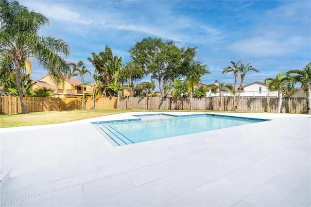 842 W Coco Plum Circle, Plantation, FL 33324
