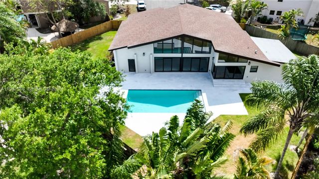 842 W Coco Plum Circle, Plantation, FL 33324