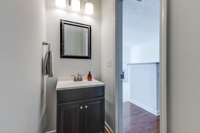 126 Shadow Glen Dr, Nashville, TN 37211