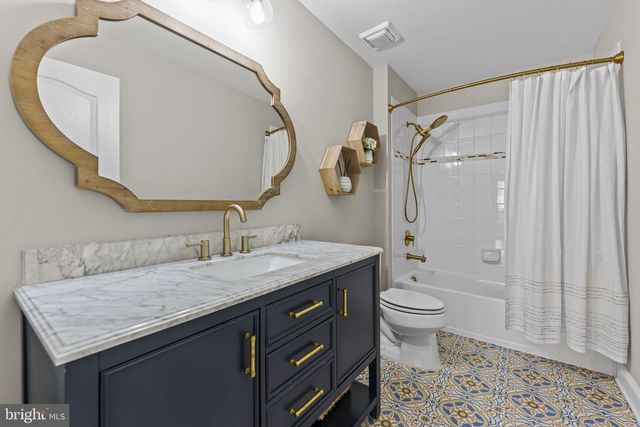 102 BLACKFORD DR, Stephenson, VA 22656
