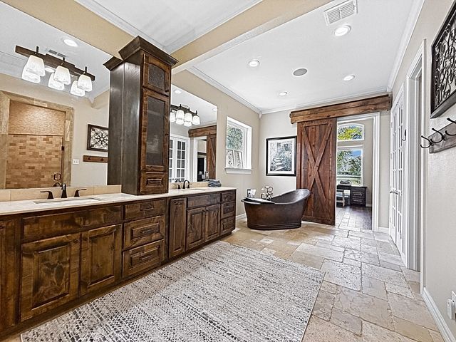 909 Higginbotham Lane, China Spring, TX 76633
