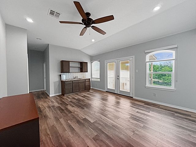 909 Higginbotham Lane, China Spring, TX 76633