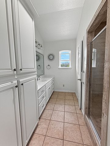 909 Higginbotham Lane, China Spring, TX 76633