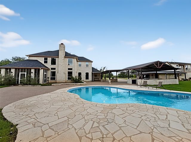 909 Higginbotham Lane, China Spring, TX 76633