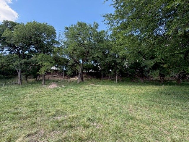 909 Higginbotham Lane, China Spring, TX 76633