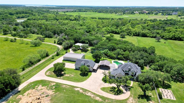 909 Higginbotham Lane, China Spring, TX 76633