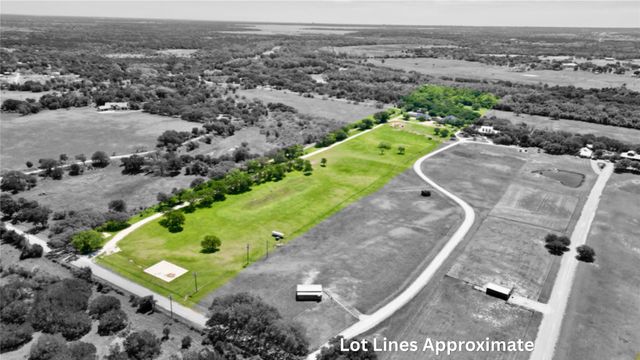 909 Higginbotham Lane, China Spring, TX 76633