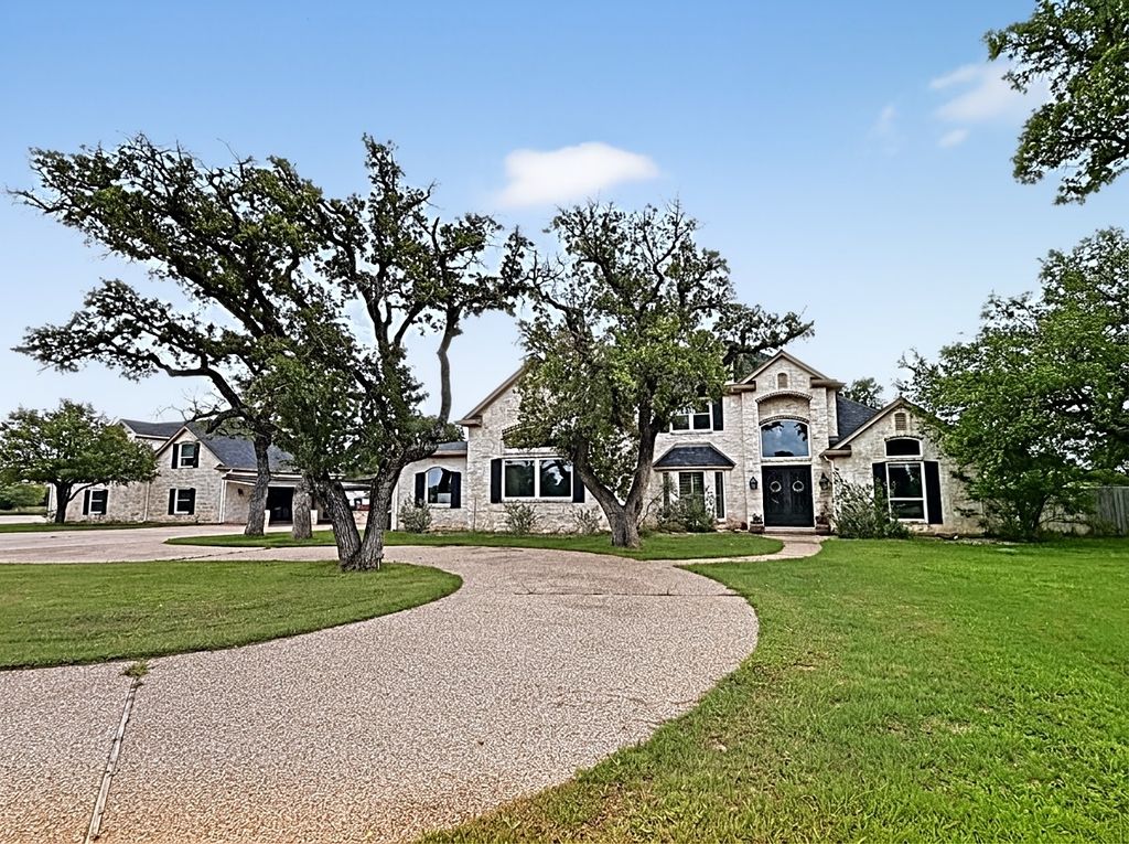 909 Higginbotham Lane, China Spring, TX 76633