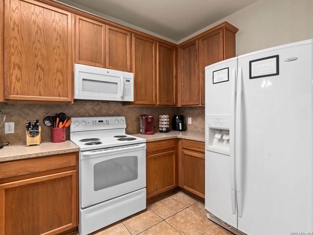 2524 Grayson Cir, San Antonio, TX 78232