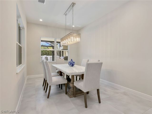 9252 Cayman DR, Naples, FL 34114