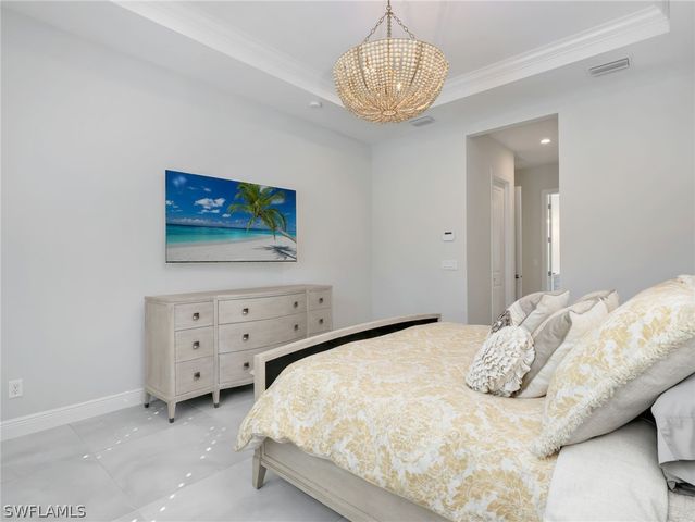 9252 Cayman DR, Naples, FL 34114