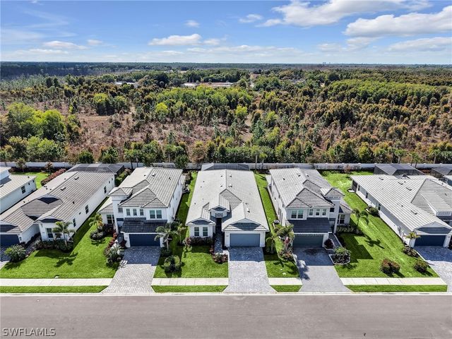 9252 Cayman DR, Naples, FL 34114