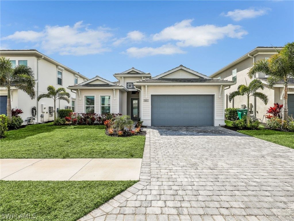 9252 Cayman DR, Naples, FL 34114