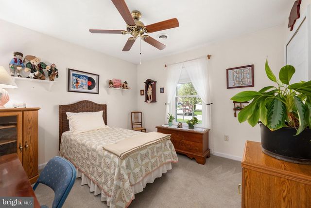 7 TURNINGLEAF CT, Dover, DE 19904