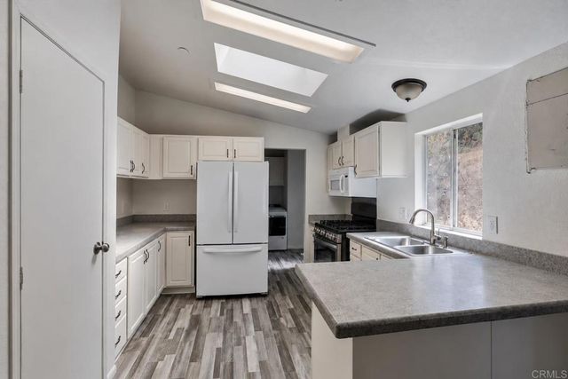 1020 Silverbrook Drive, El Cajon, CA 92019