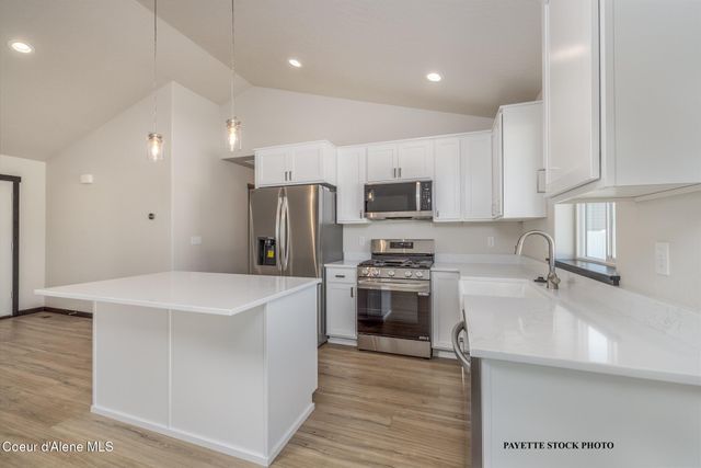 11848 N ENTWISTLE WAY, Rathdrum, ID 83858