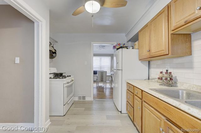 17333 Mansfield Street, Detroit, MI 48235