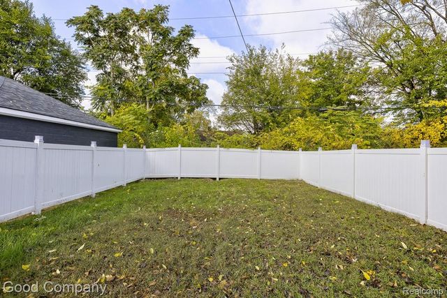 17333 Mansfield Street, Detroit, MI 48235