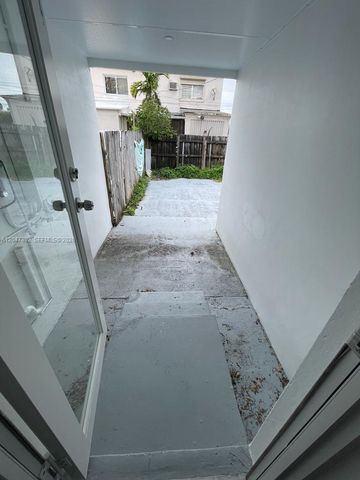 757 85th St, Miami Beach, FL 33141