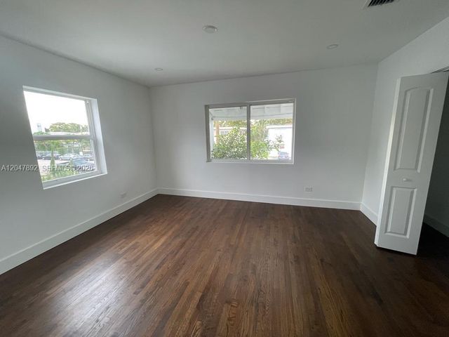 757 85th St, Miami Beach, FL 33141