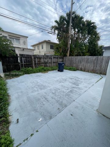757 85th St, Miami Beach, FL 33141