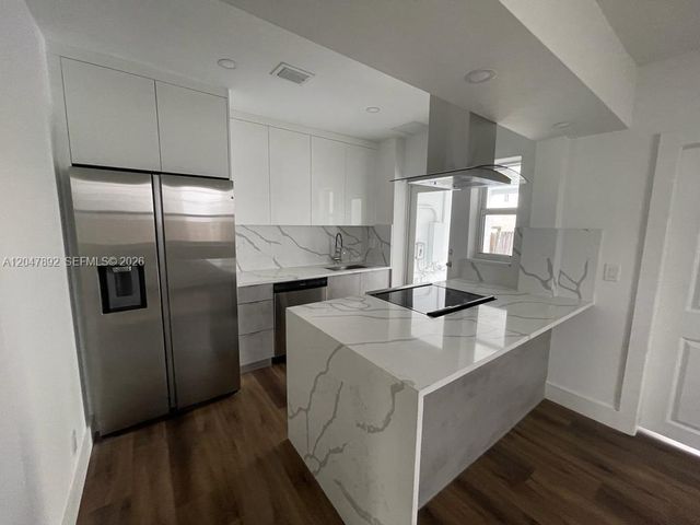 757 85th St, Miami Beach, FL 33141
