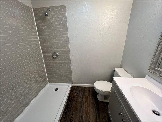 402 Parrott Drive, Huntsville, AR 72740