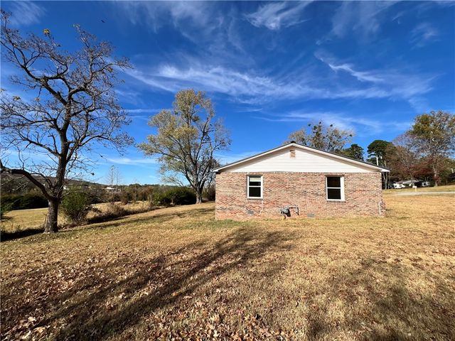 402 Parrott Drive, Huntsville, AR 72740