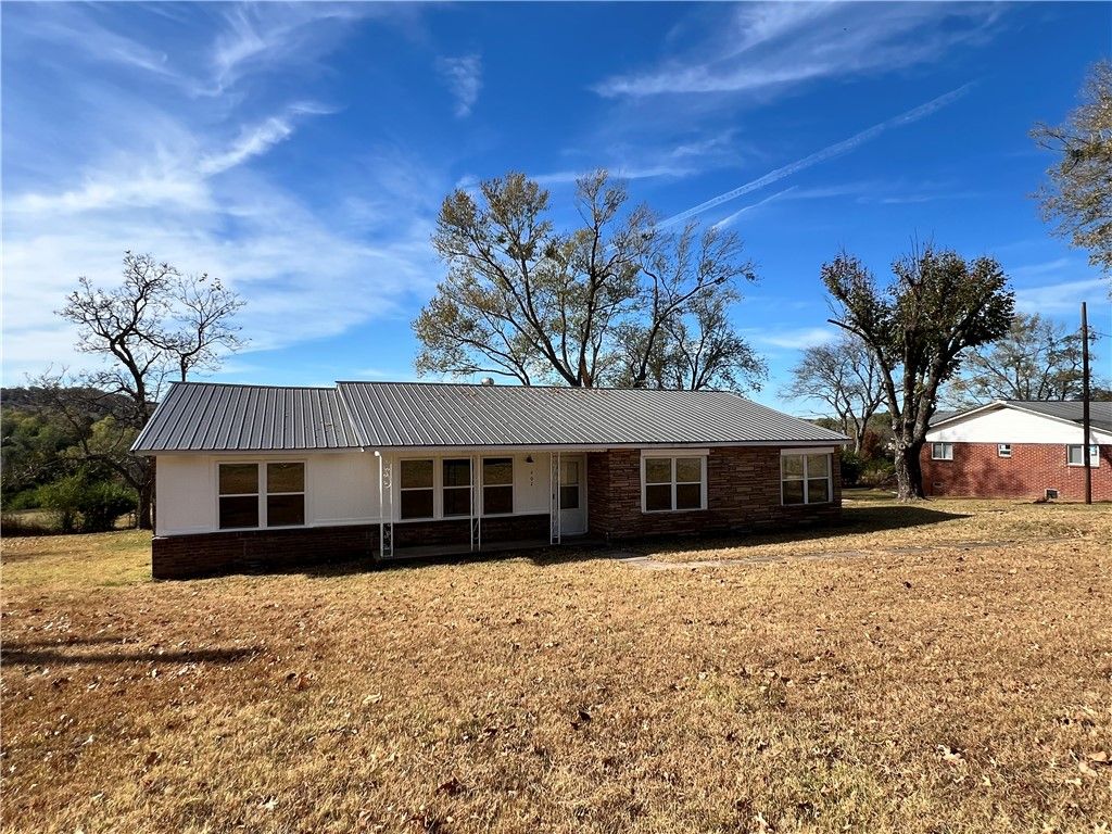 402 Parrott Drive, Huntsville, AR 72740