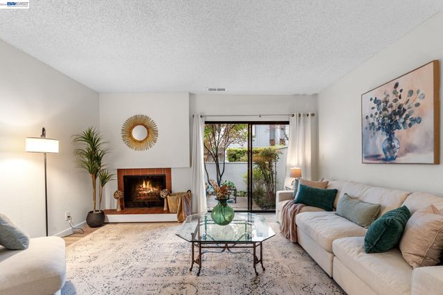 17999 Firestone Rd, Hayward, CA 94541